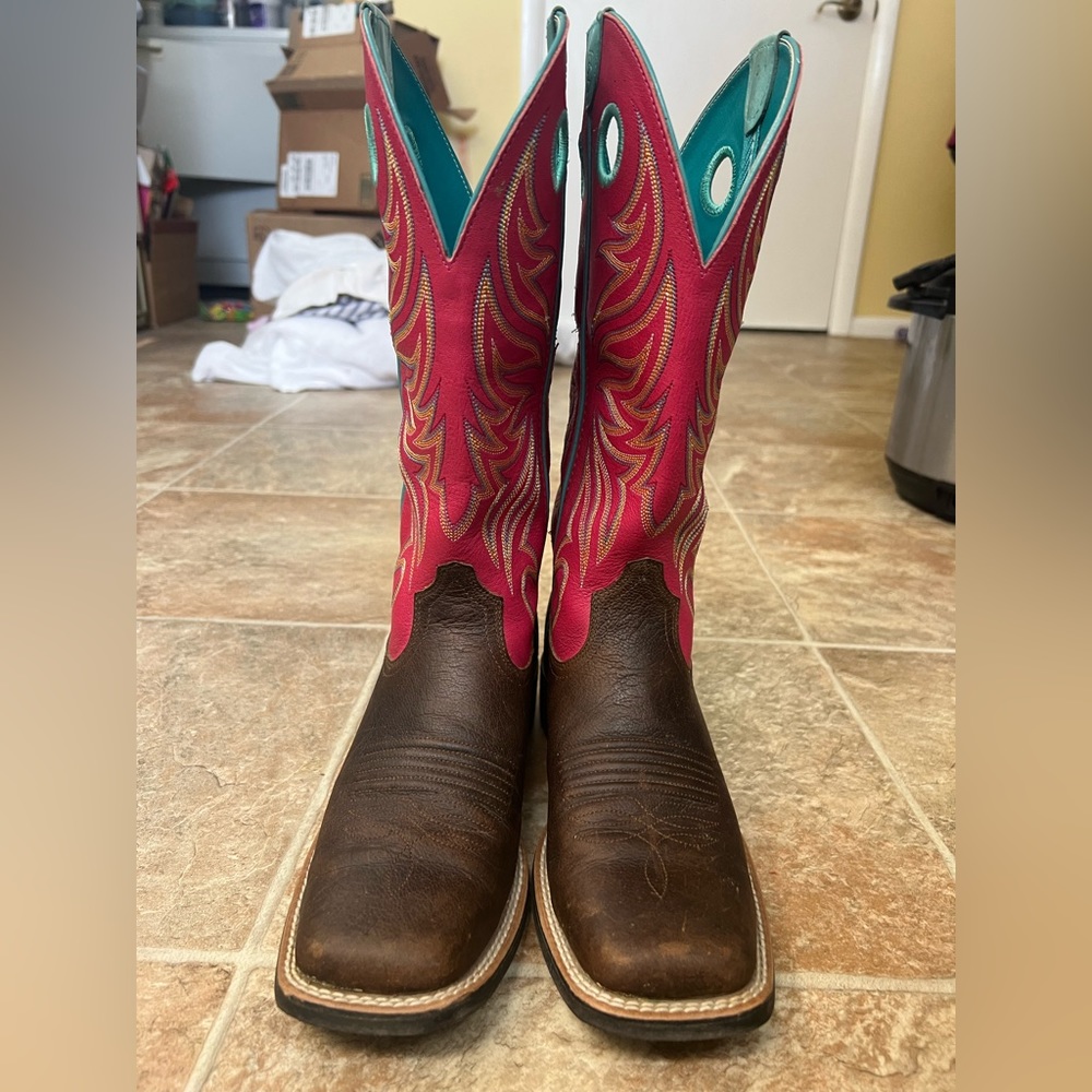Cowgirl/cowboy western boots